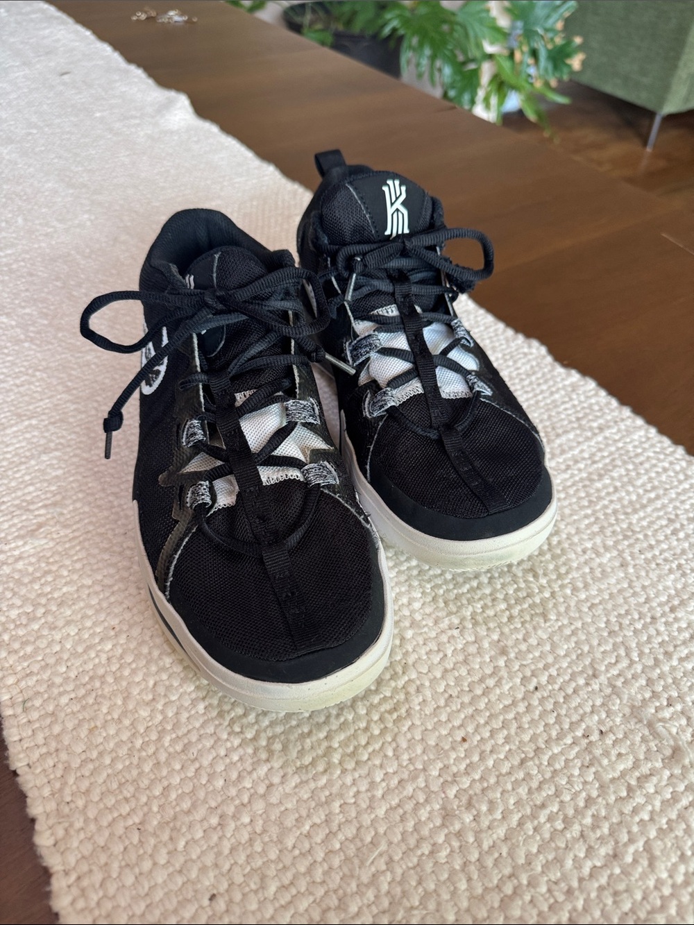 Kids Kyrie FlyTrap 6